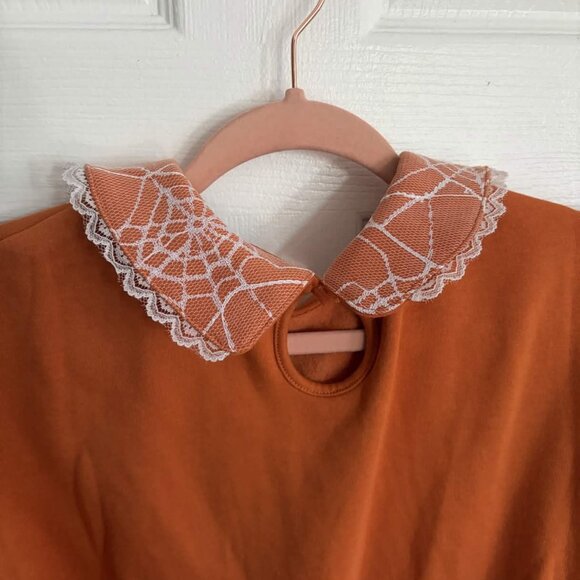 NWT (S) Her Universe Disney Halloween Pumpkin Pullover and Lace Collar - Picture 2 of 4